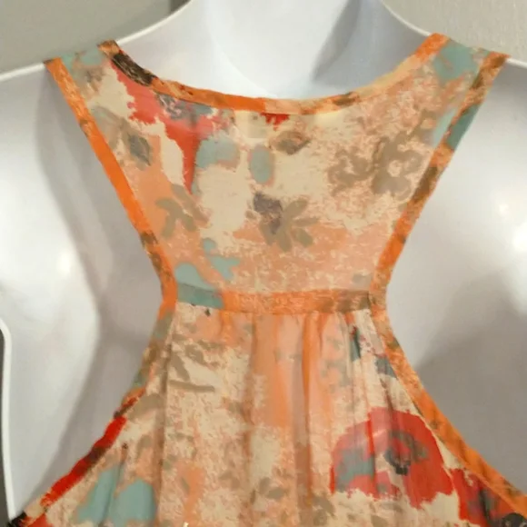 Charming Charlie ladies floral tank top. Size medium. - Picture 3 of 6